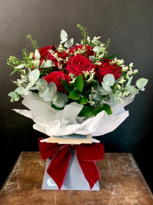 Lovers Lane Luxury 12 Red Rose Gift Bouquet