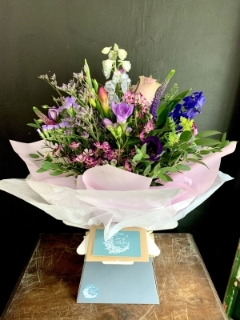 Florist Choice Seasonal Gift Bouquet in Water